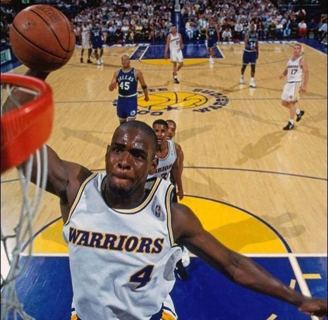 西班牙此前10次对阵乌拉圭5胜5平保持不败，打进16球丢8球（西班牙近10战乌拉圭5胜5平不败，共进16球仅丢8球）