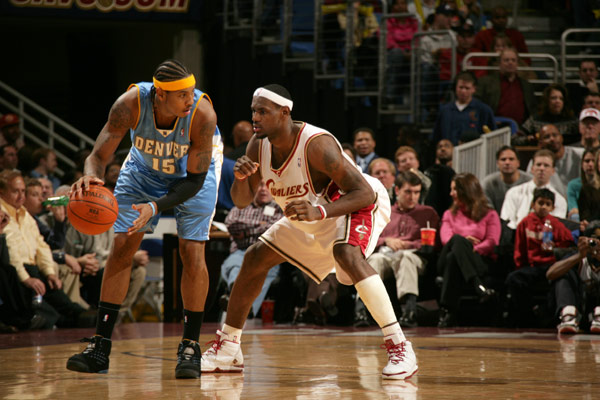 独领风骚，目前欧冠前8球队英超占4席，其余四大联赛各出1队（英超统治欧冠八强：四队晋级，其余四大联赛各一队）