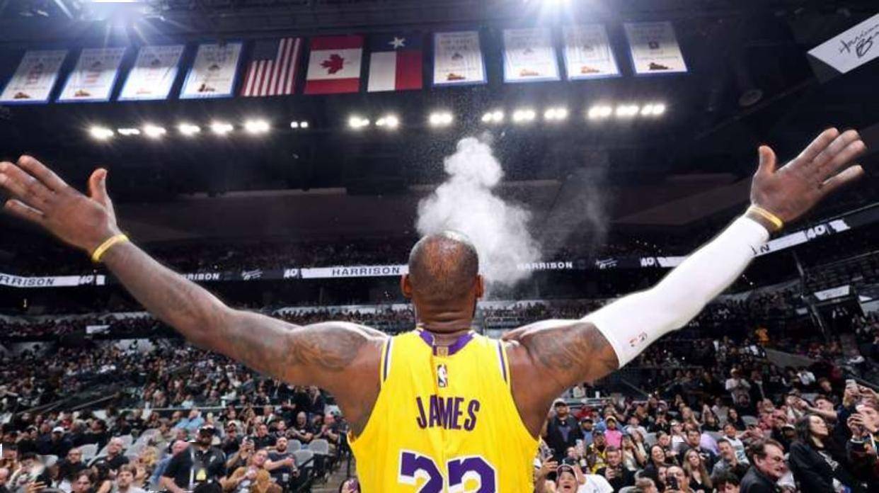 迈尔：对诺伊尔是否会重返德国国家队的反复讨论毫无意义（迈尔：不停炒作诺伊尔是否重返德国国家队毫无意义）