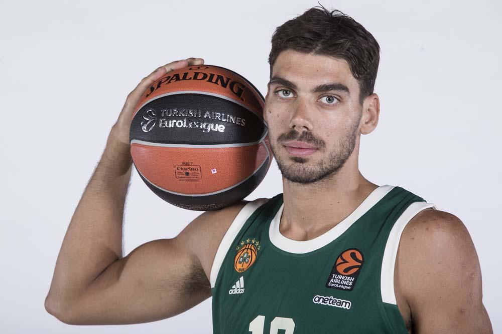 生涯第25次50+！哈登成NBA历史第四老的55+先生（哈登生涯第25次砍下50+，跻身NBA史上第4年长的55+得分者）