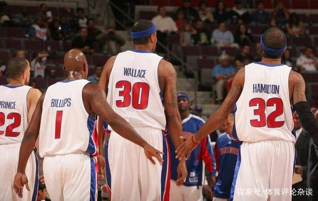 一场5-3逆转，让巴萨甩开2大争冠对手！创造历史：加冕西甲第3队（5-3翻盘，巴萨甩开两大争冠对手！载入史册：加冕为西甲历史第3队）