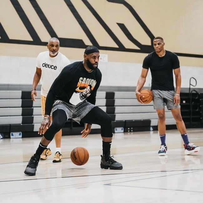 有惊无险！骑士末节保持韧性，米切尔带队完成17分大逆转（险中取胜！骑士末节韧性爆发，米切尔率队上演17分大翻盘）