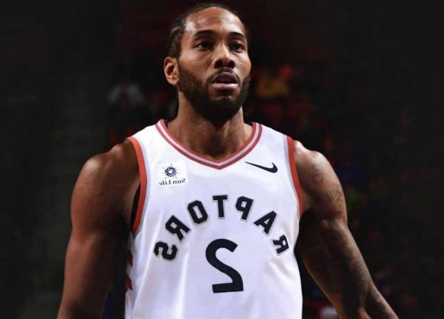 阿门本赛季首次得分30+，他得分上25的比赛火箭4场全胜（阿门本季首砍30+，其25+场次火箭4战全胜）